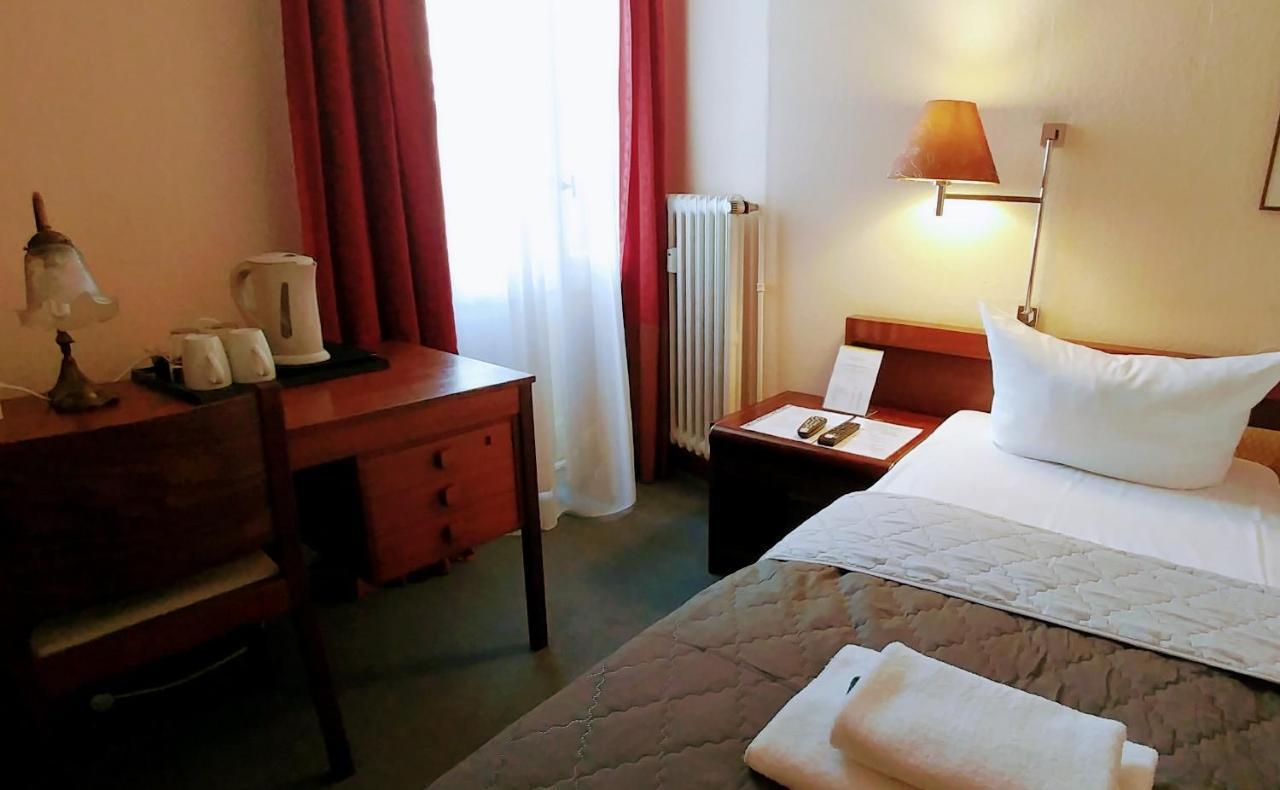 Hotel Pension Xantener Eck Berlin Exterior photo