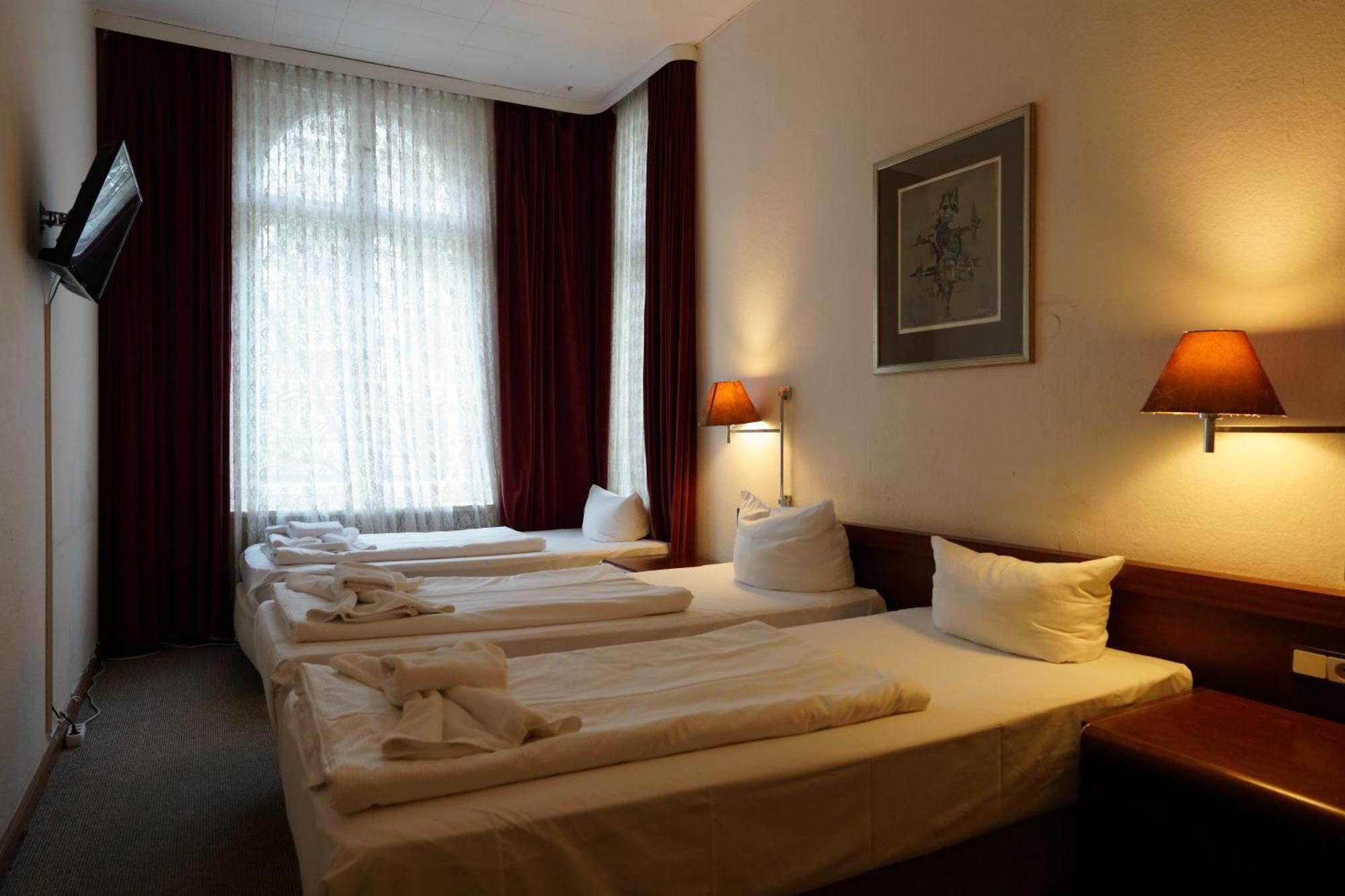 Hotel Pension Xantener Eck Berlin Exterior photo