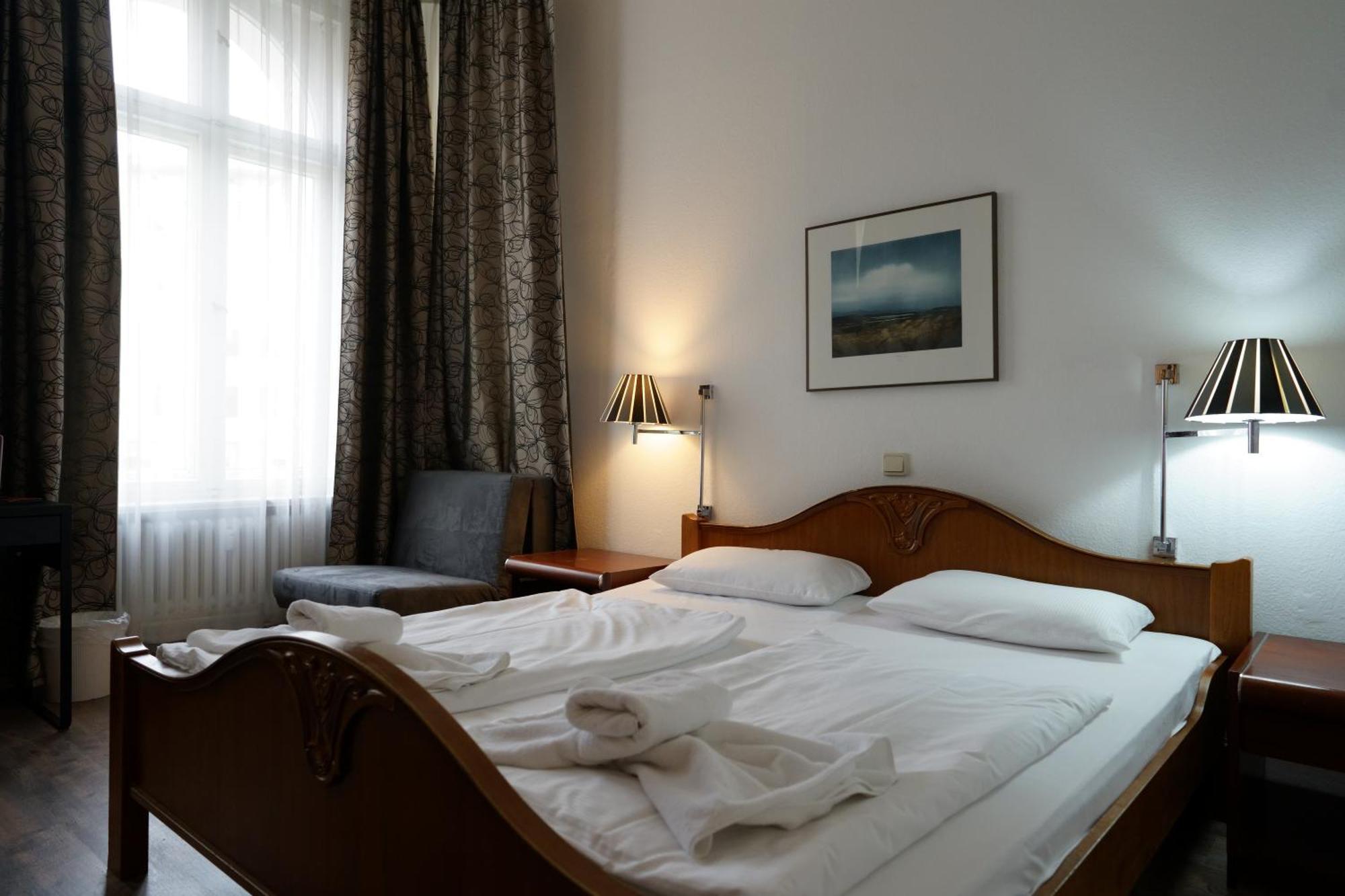 Hotel Pension Xantener Eck Berlin Exterior photo