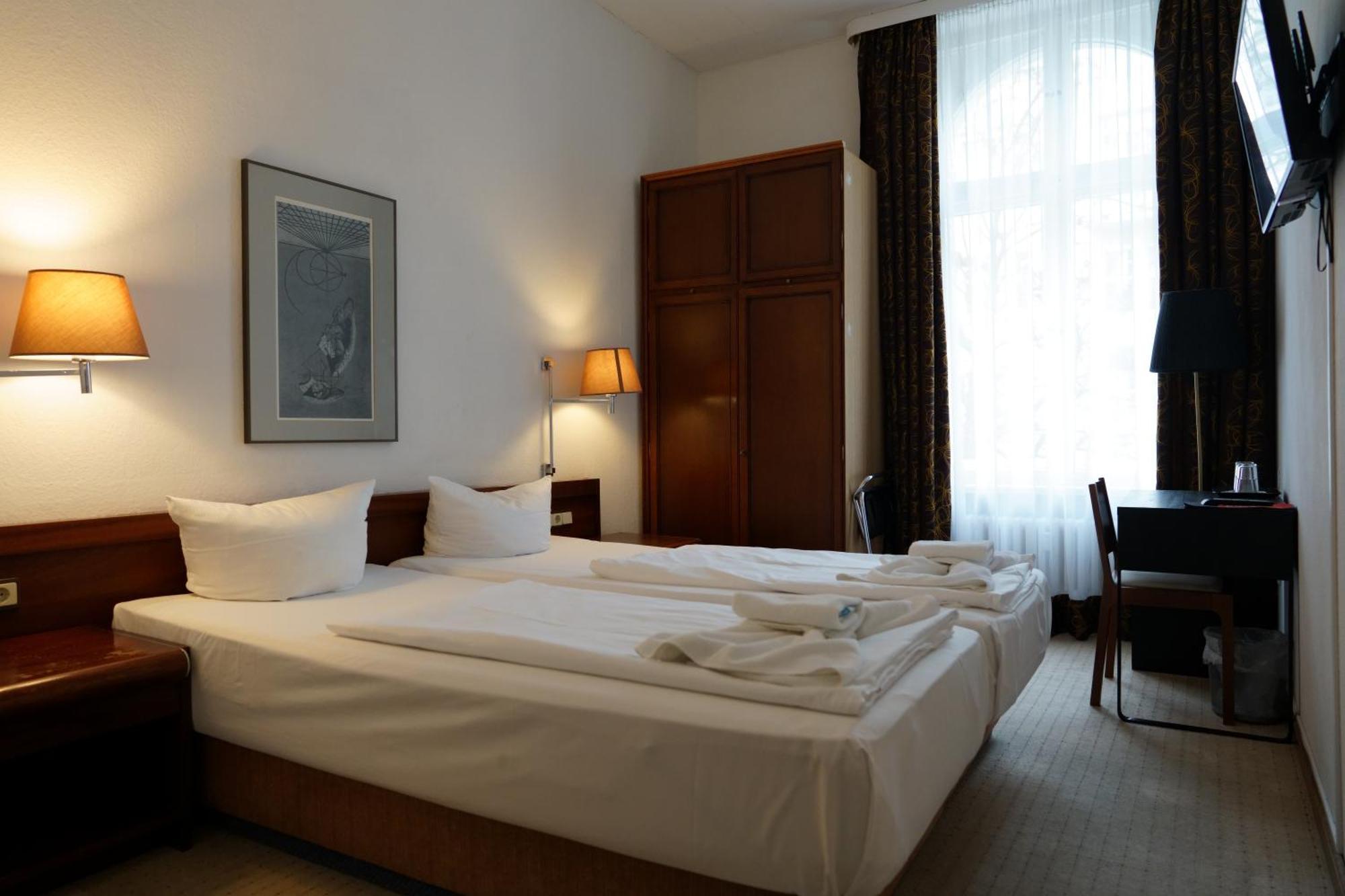 Hotel Pension Xantener Eck Berlin Exterior photo