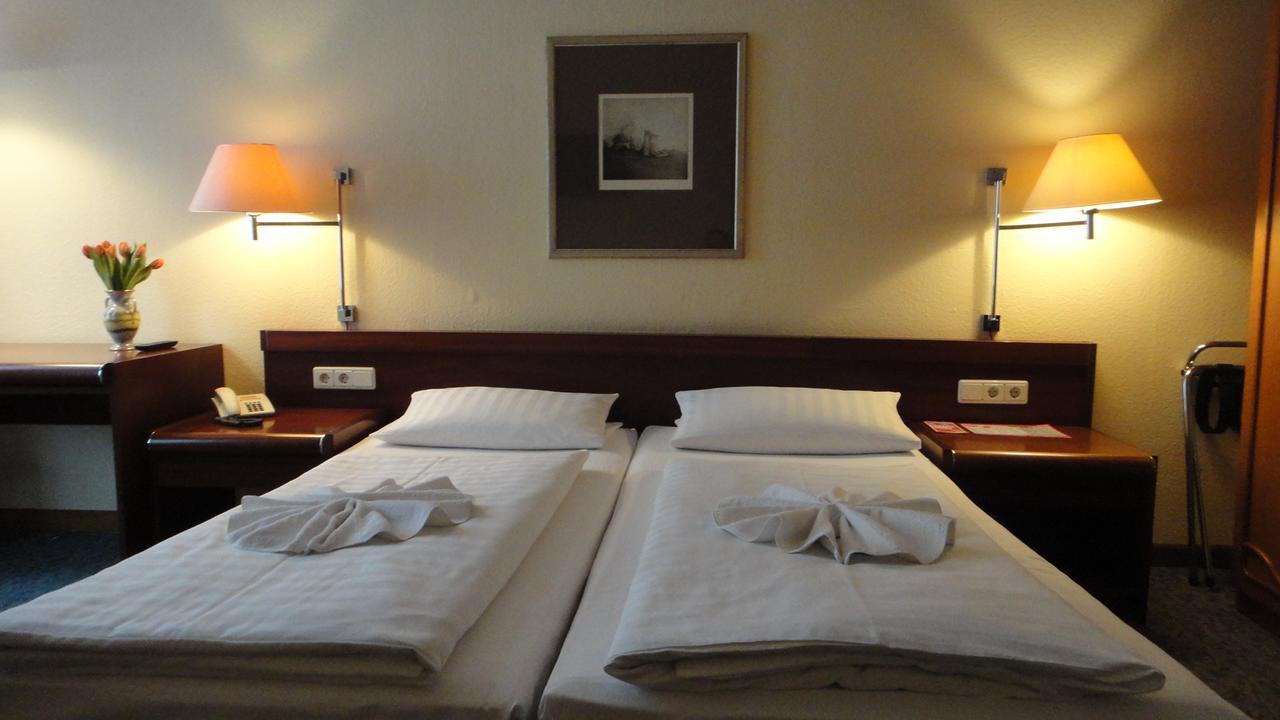 Hotel Pension Xantener Eck Berlin Exterior photo