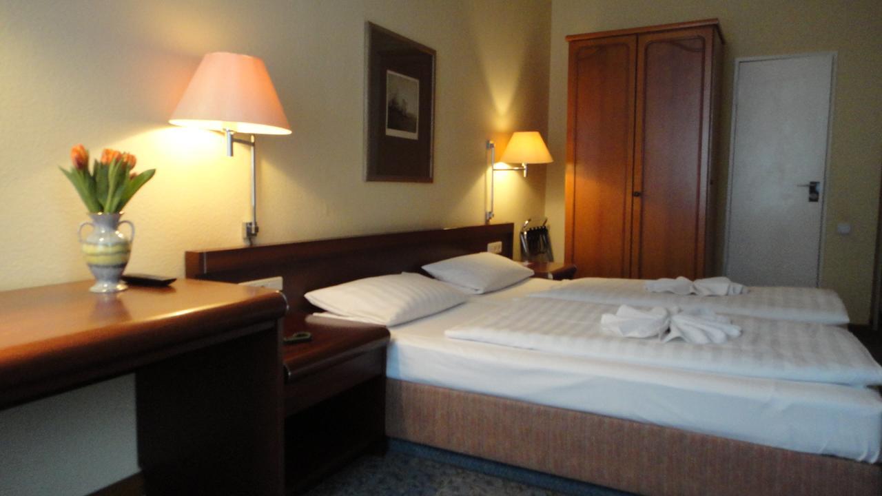 Hotel Pension Xantener Eck Berlin Exterior photo