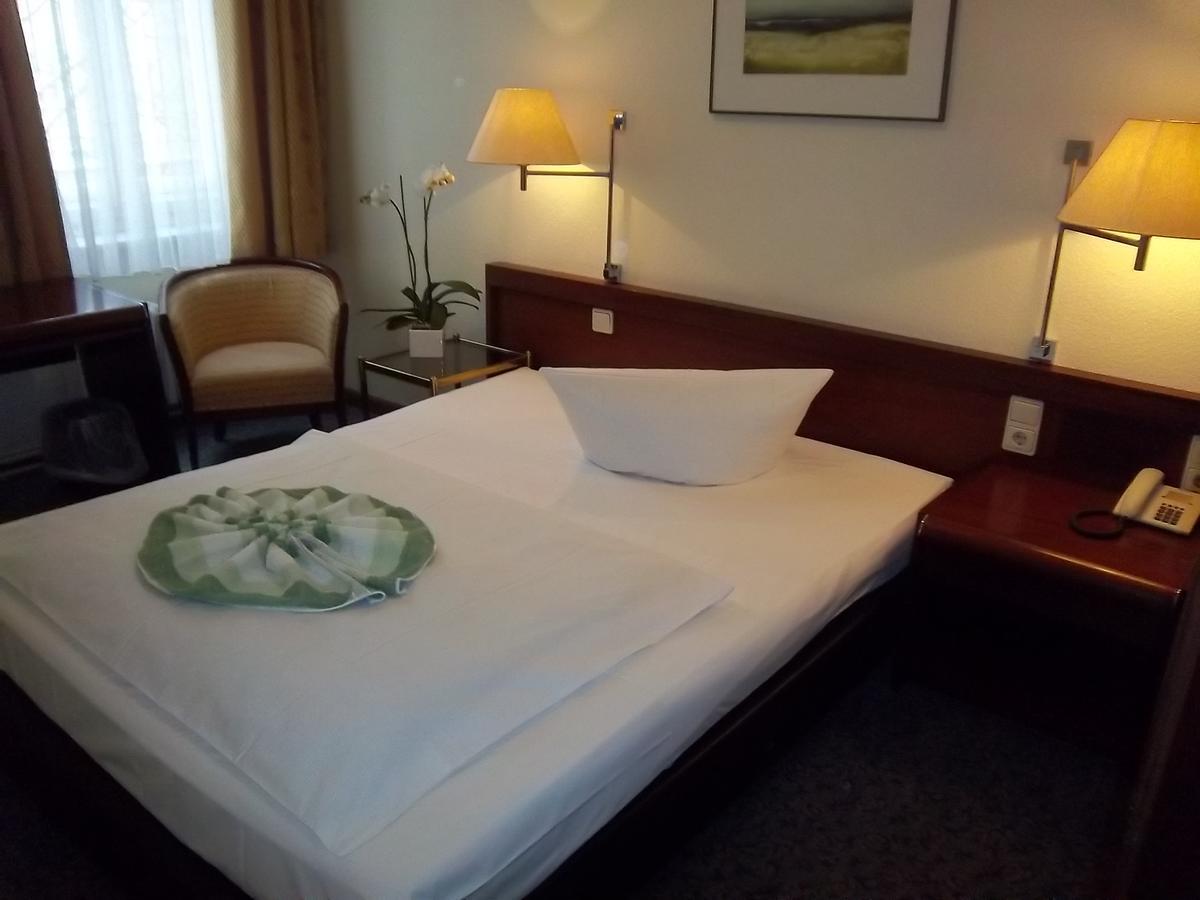 Hotel Pension Xantener Eck Berlin Exterior photo
