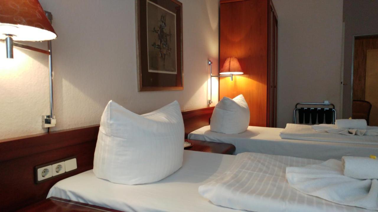 Hotel Pension Xantener Eck Berlin Exterior photo