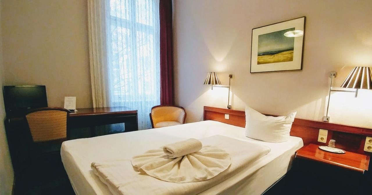 Hotel Pension Xantener Eck Berlin Exterior photo