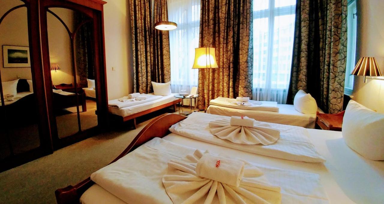 Hotel Pension Xantener Eck Berlin Exterior photo