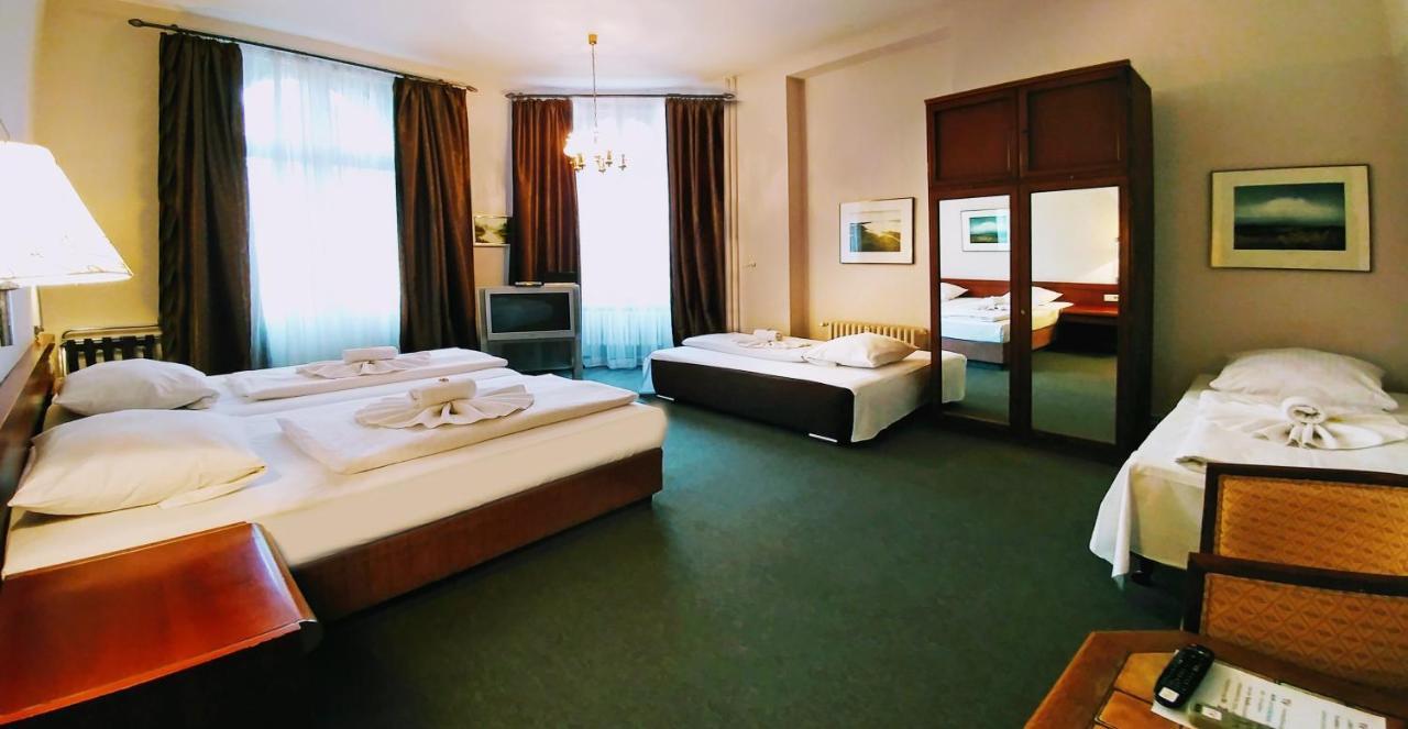 Hotel Pension Xantener Eck Berlin Exterior photo